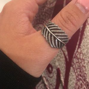Pandora light as a feather silver ring size 7